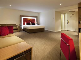 Novotel Sydney West HQ Hotel