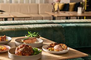 Novotel Sydney West HQ Hotel