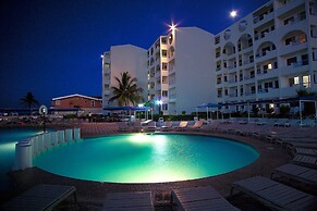 Aquamarina Beach Resort