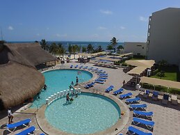 Aquamarina Beach Resort