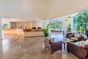 Aquamarina Beach Resort