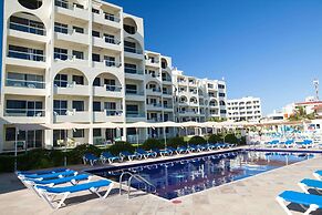 Aquamarina Beach Resort