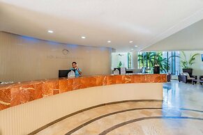 Aquamarina Beach Resort