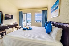 Aquamarina Beach Resort