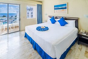 Aquamarina Beach Resort