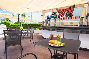 Aquamarina Beach Resort