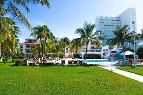 Beachscape Kin ha Villas & Suites