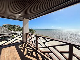 Captain Morgan's Retreat