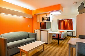 Motel 6 Sycamore, IL