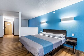 Motel 6 Indianapolis, IN - Southport