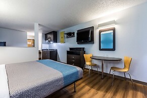 Motel 6 Indianapolis, IN - Southport