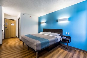 Motel 6 Indianapolis, IN - Southport