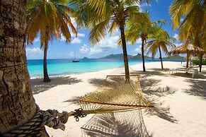 Palm Island Resort & Spa