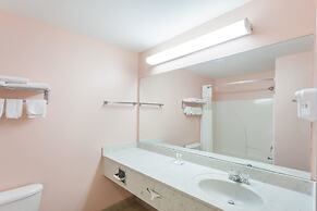 Howard Johnson by Wyndham Airport