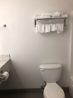 Howard Johnson by Wyndham Airport