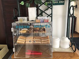 Howard Johnson by Wyndham Airport