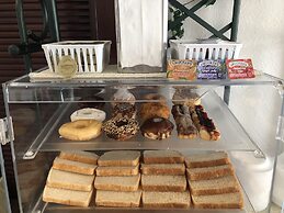 Howard Johnson by Wyndham Airport