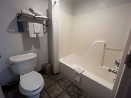 Howard Johnson by Wyndham Galveston