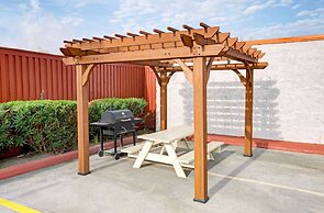 Howard Johnson by Wyndham Galveston