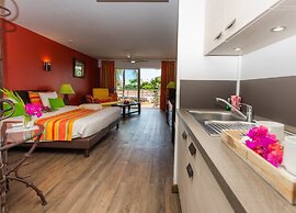 Palm Court Residence & Hotel at Orient Beach