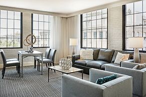 Renaissance New Orleans Arts Warehouse District Hotel