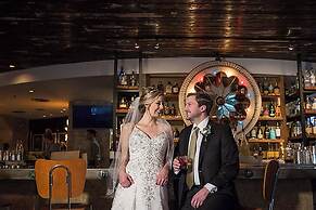 Renaissance New Orleans Arts Warehouse District Hotel