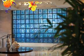 Renaissance New Orleans Arts Warehouse District Hotel