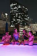 Renaissance New Orleans Arts Warehouse District Hotel