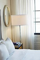 Renaissance New Orleans Arts Warehouse District Hotel