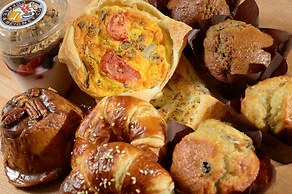 Renaissance New Orleans Arts Warehouse District Hotel