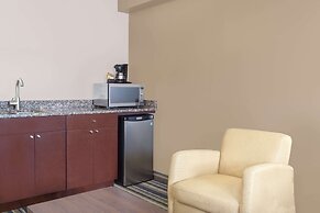 Super 8 by Wyndham Brandon MB