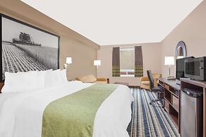 Super 8 by Wyndham Brandon MB