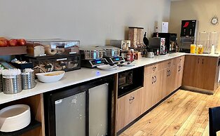 Super 8 by Wyndham Cornwall ON