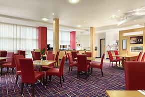 Ramada by Wyndham London North M1