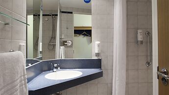 Holiday Inn Express Oxford-Kassam Stadium by IHG