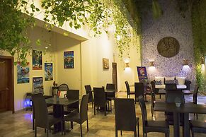 Hotel Los Itzaes by 5th av