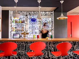 ibis Orange Sud