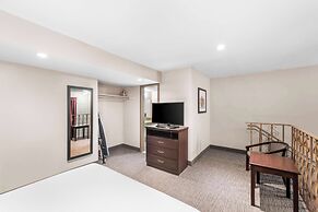 Quality Inn & Suites Columbus