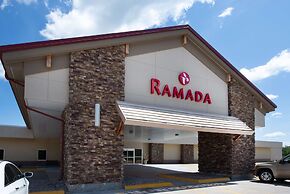 Ramada Hotel & Conference Center by Wyndham Columbus