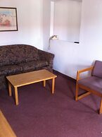 National 9 Inn Sand Canyon