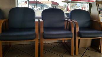 National 9 Inn Sand Canyon