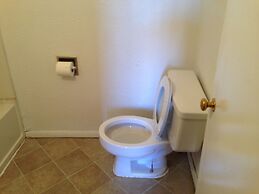 National 9 Inn Sand Canyon