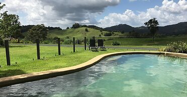 Hillcrest Mountain View Retreat