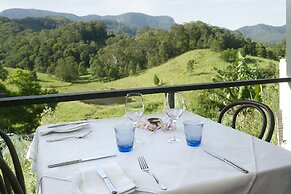 Hillcrest Mountain View Retreat