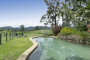 Hillcrest Mountain View Retreat