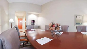 Holiday Inn & Suites Goodyear - West Phoenix Area by IHG