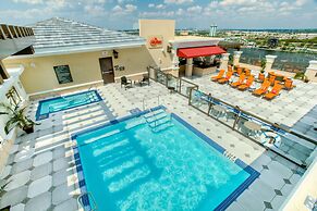 Ramada Plaza Resort & Suites by Wyndham Orlando Intl Drive
