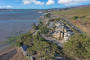 Bodega Coast Inn And Suites