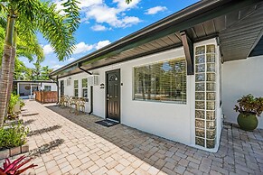 Haley's at The Anna Maria Island Inn