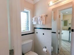 Haley's at The Anna Maria Island Inn